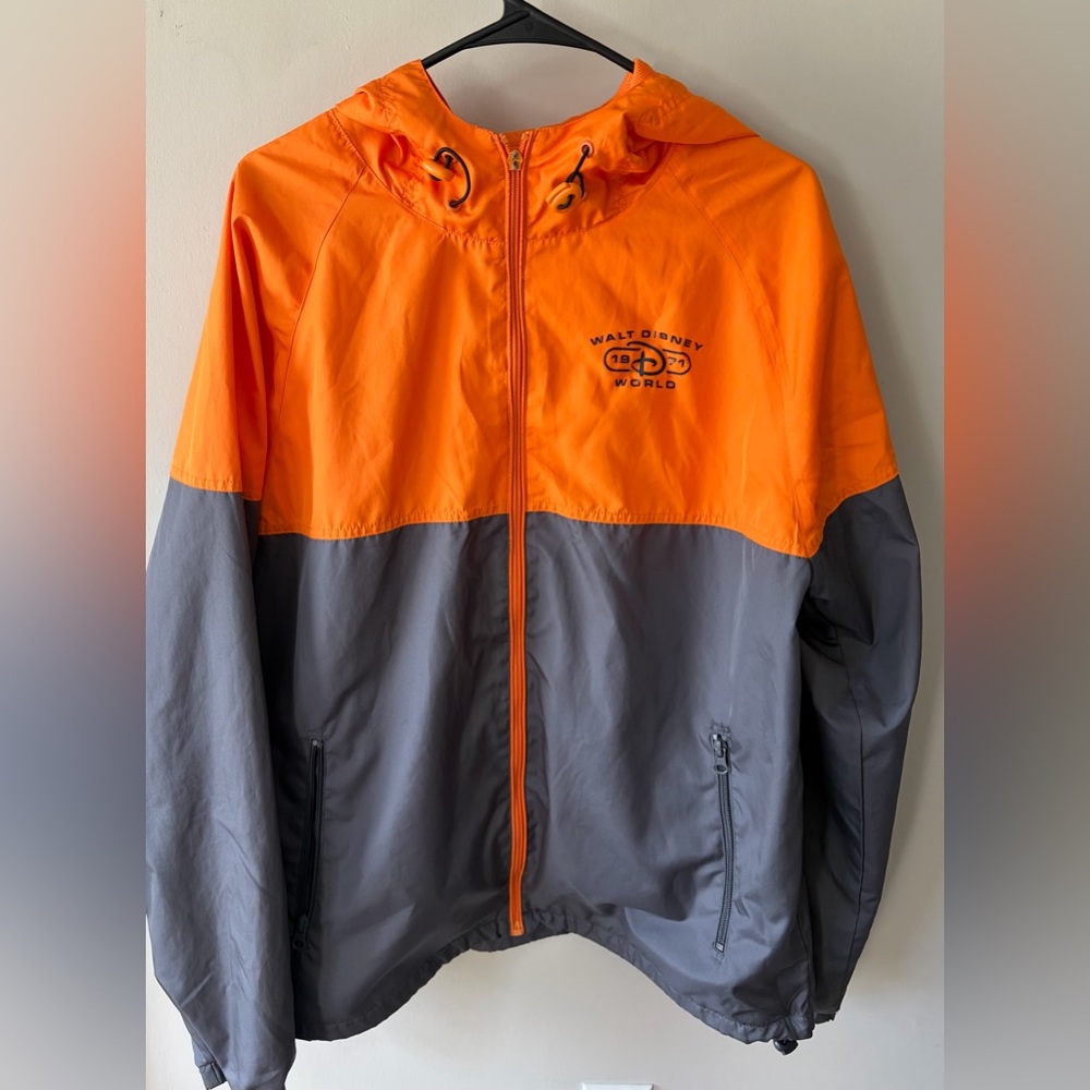 Disney Parks Walt Disney World Windbreaker Jacket Orange Gray Hooded Men’s M